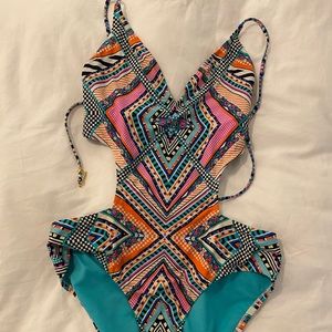 Jessica Simpson colorful suit